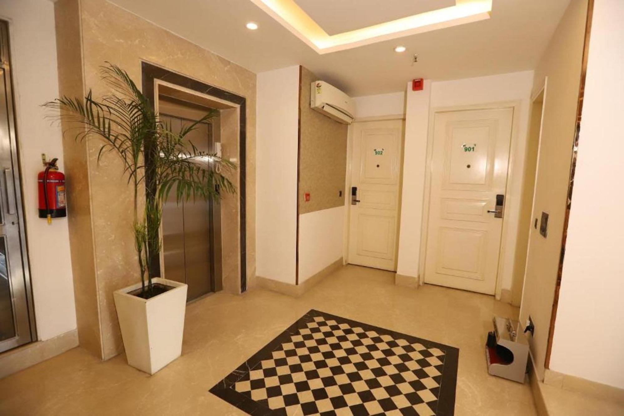 Hotel Mayur At Cr Park Нью-Дели Экстерьер фото