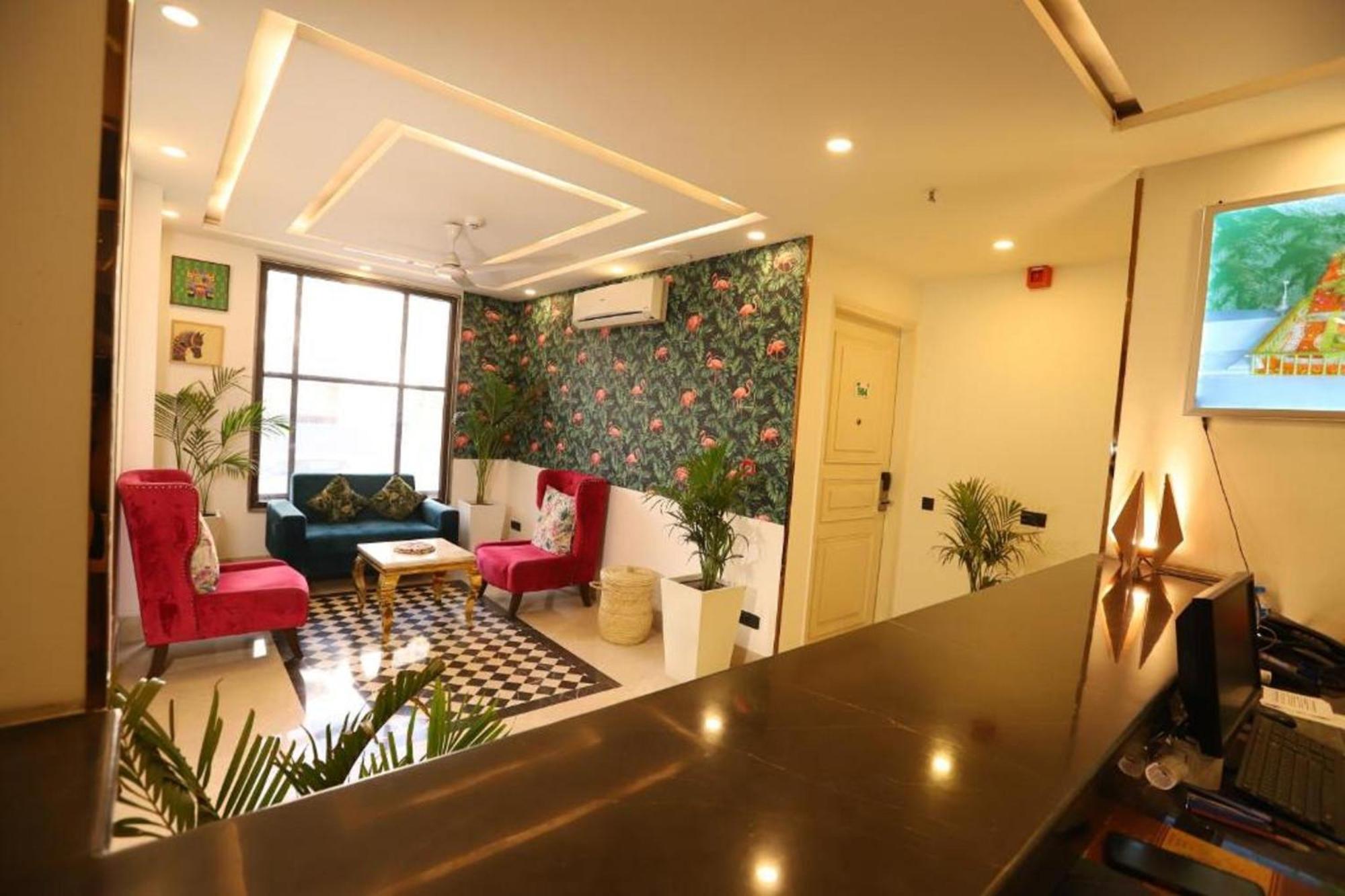 Hotel Mayur At Cr Park Нью-Дели Экстерьер фото