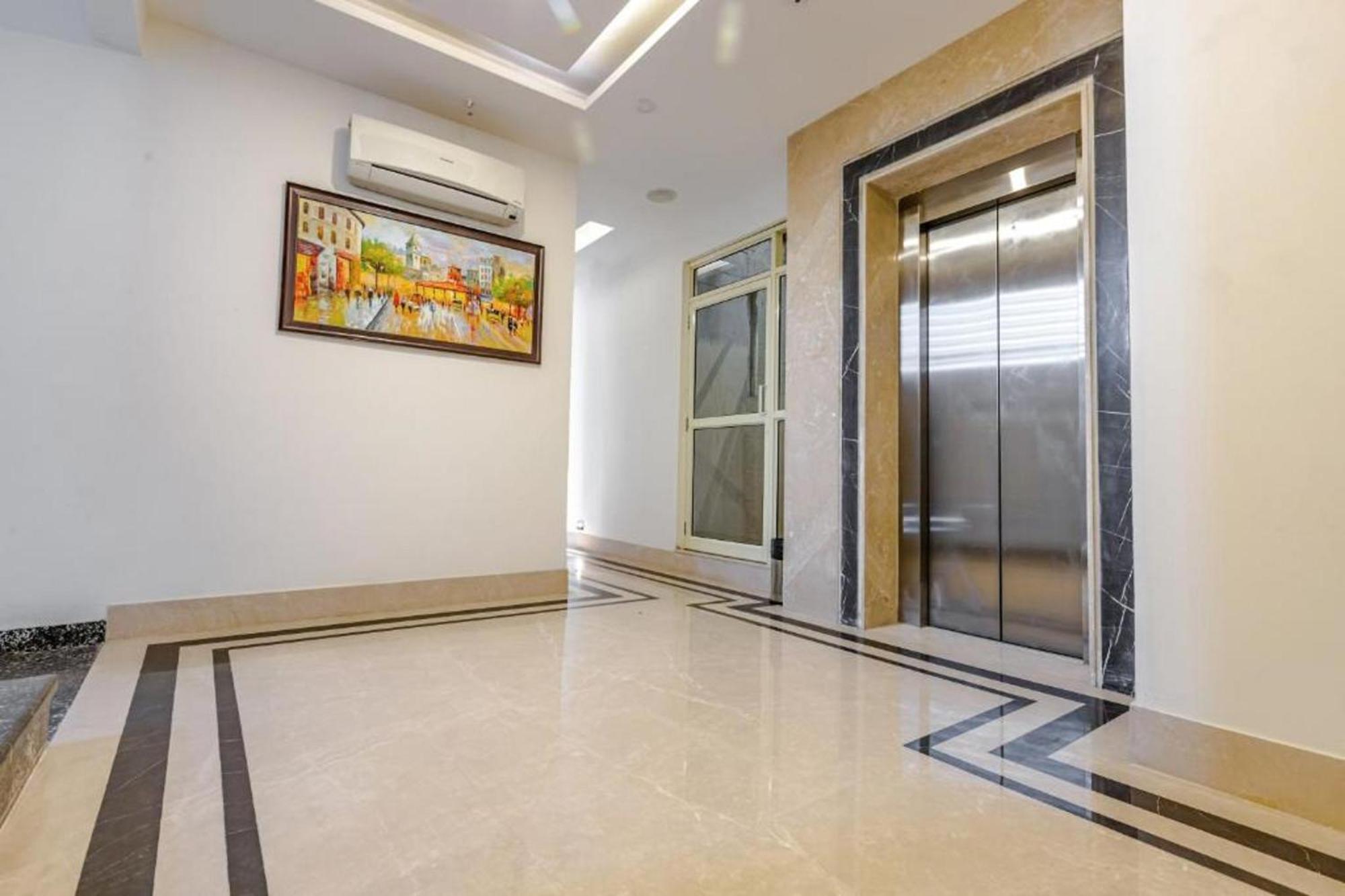 Hotel Mayur At Cr Park Нью-Дели Экстерьер фото
